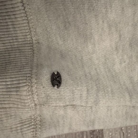 American Eagle Sweater Womens Medium Gray Sweatshirt Melt My Heart Logo Sequin M - Picture 7 of 7